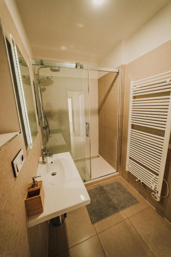 New Equipped Apartment In The City Center Plzen Bagian luar foto